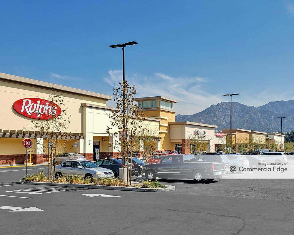 Sunhill Shopping Center 10401 Sunland Blvd, Sunland, CA Retail Space